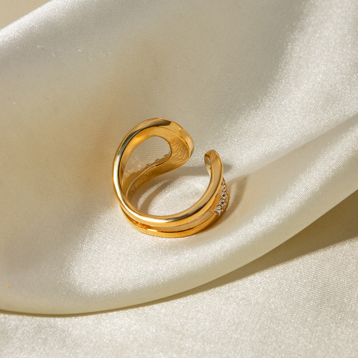 Sylischer Ring Athen, 18K vergoldet, mit Glasssteinen,