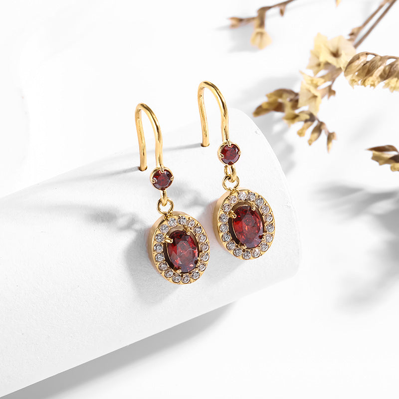 Edelstahl-Ohrringe mit Zirkonia – Herz trifft Stil.