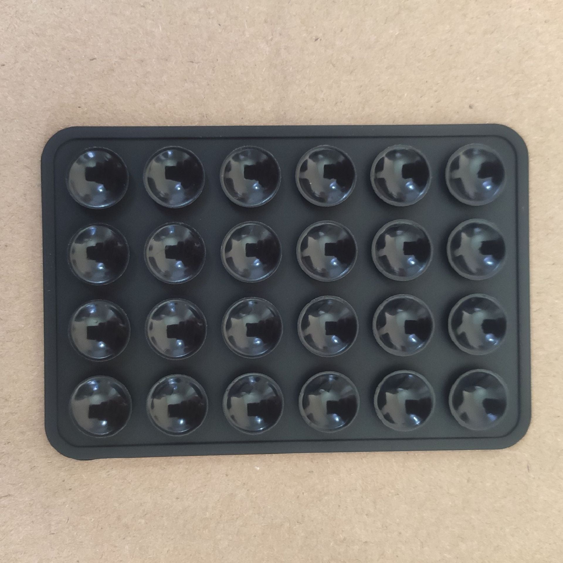 Verdickte Silikon 24-körnige quadratische Handy-Tablet-Computer-Tasche Universal-Saugnapf