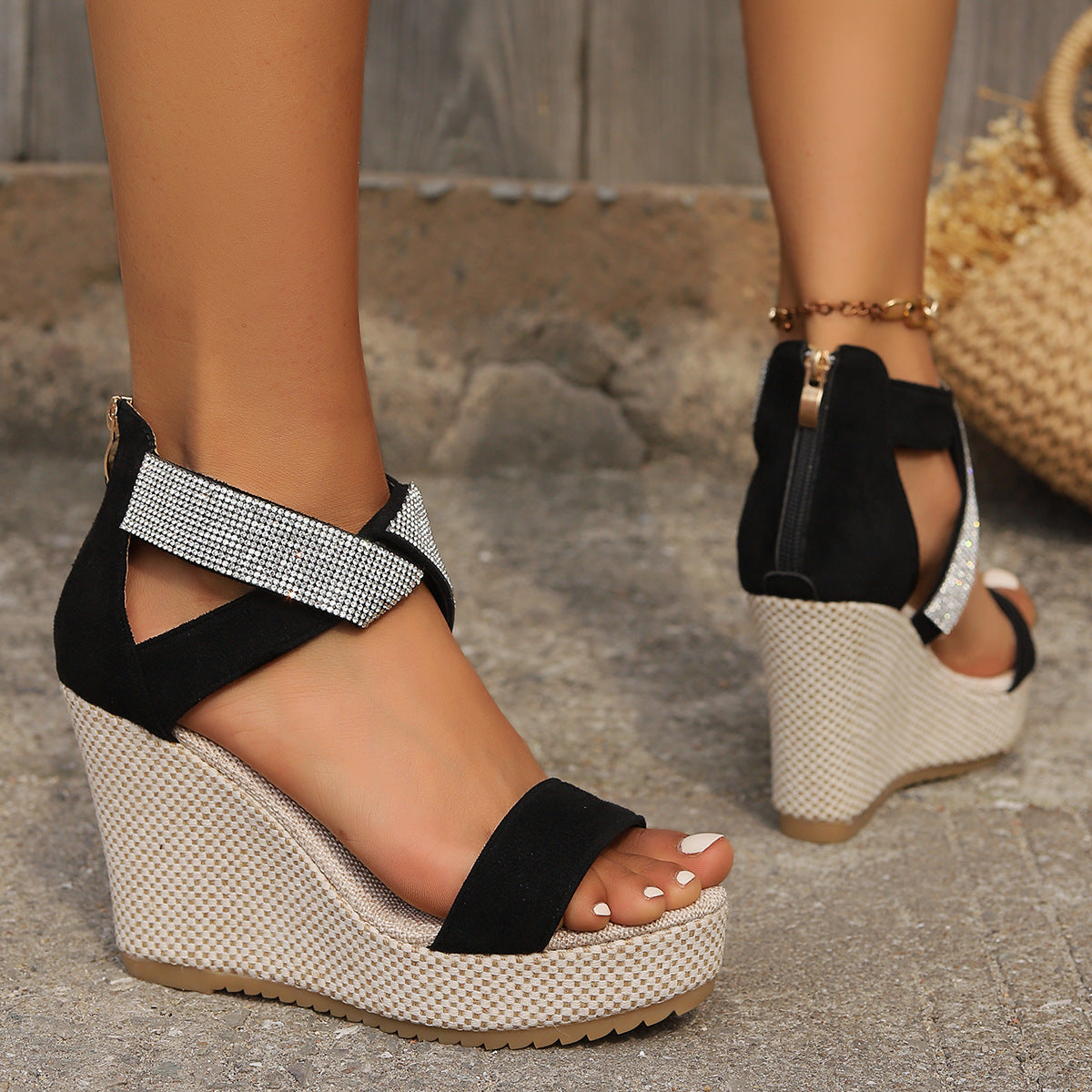 Elegante Sommer-Wedges mit Strass – Stilvoller Auftritt garantiert