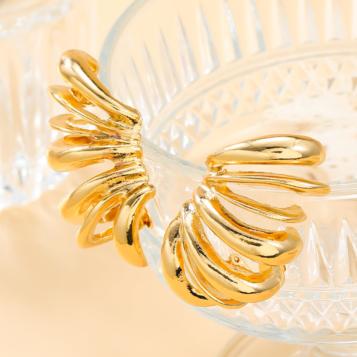 Splendid European And American Female Spring Metal Flower Earrings