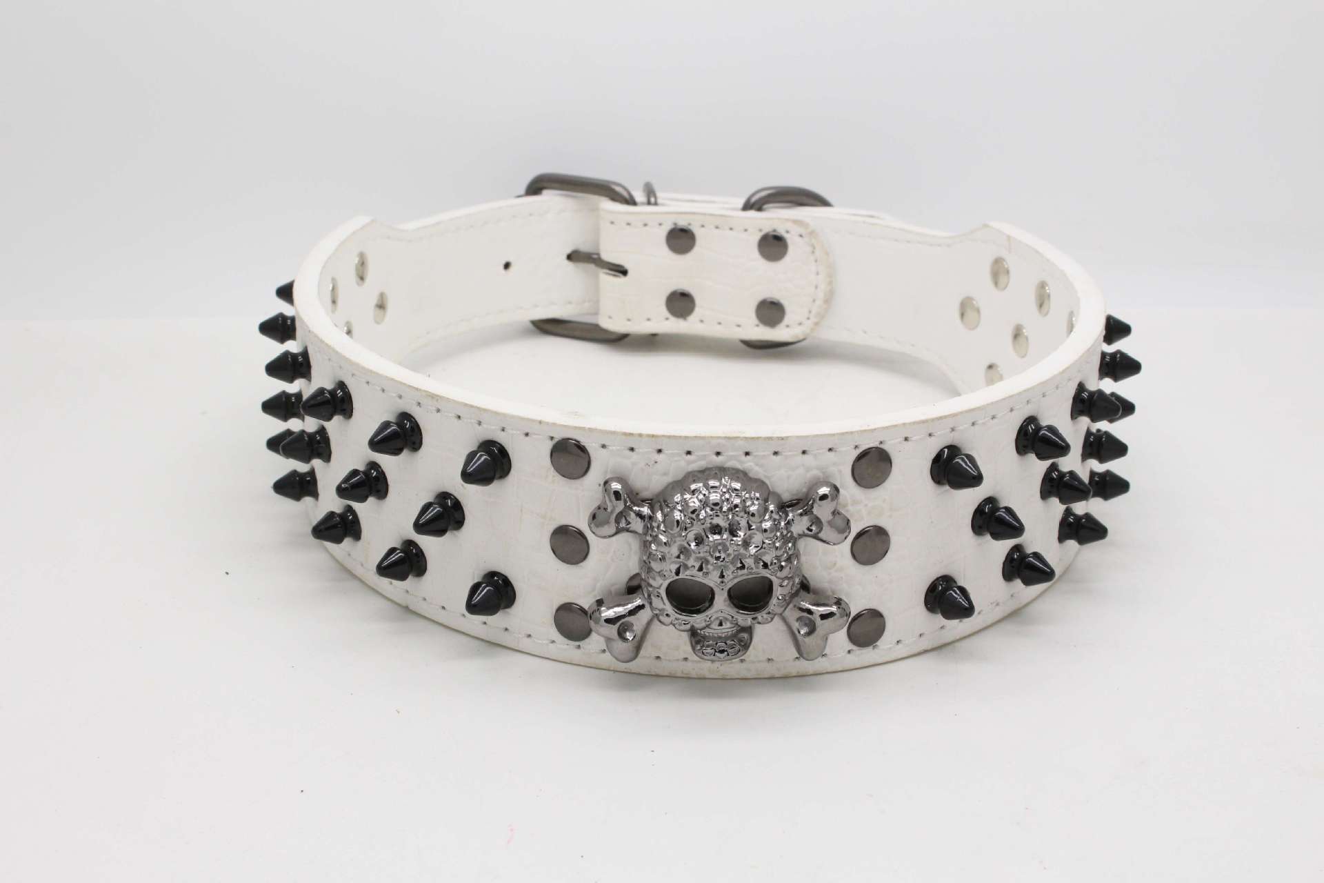 Edles Hundehalsband mit Totenkopf